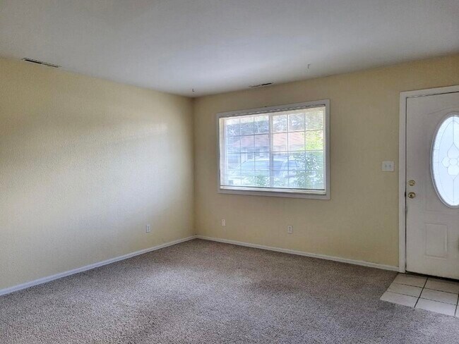 Foto del edificio - 4270 Deerfield Hills Rd