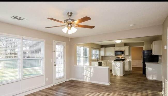 Foto del edificio - 4150 Ancroft Cir