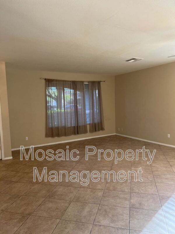 Building Photo - 3938 E Remington Dr