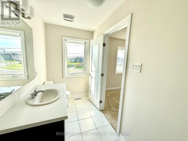 Photo du bâtiment - 6361 Perth St