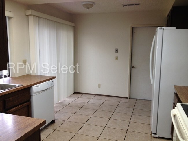 Foto del edificio - 256 Sunnyside Ct