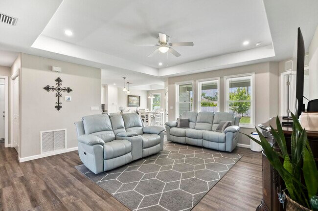 Foto del edificio - 48 Felwood Ln