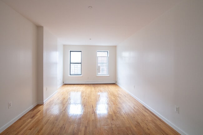 Building Photo - 528 Bainbridge St