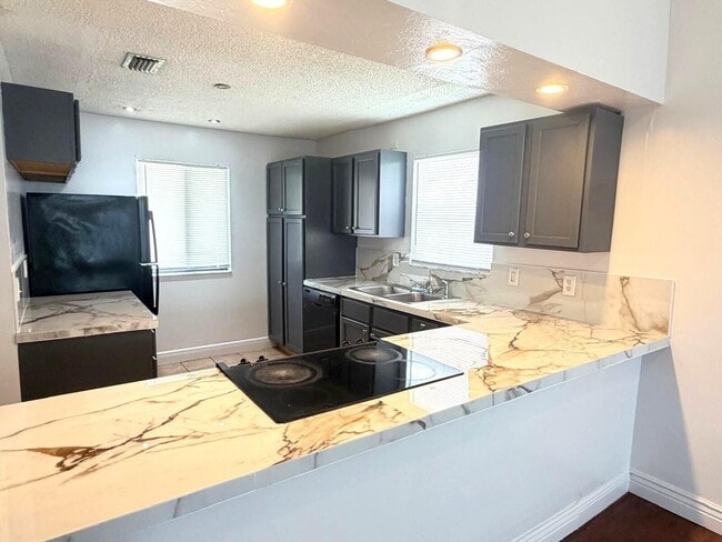 Building Photo - 3808 Inlet Cir