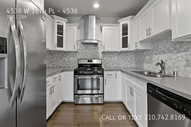 Foto del edificio - 4536 W 16th Pl