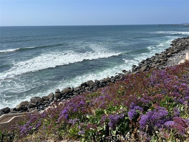 Foto del edificio - 1561 Ocean Front St
