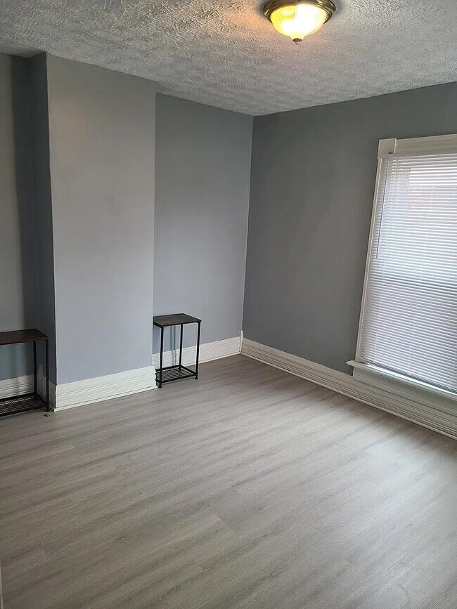 Foto del edificio - 169 E Duncan St