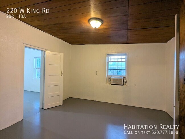 Foto del edificio - 220 W King Rd