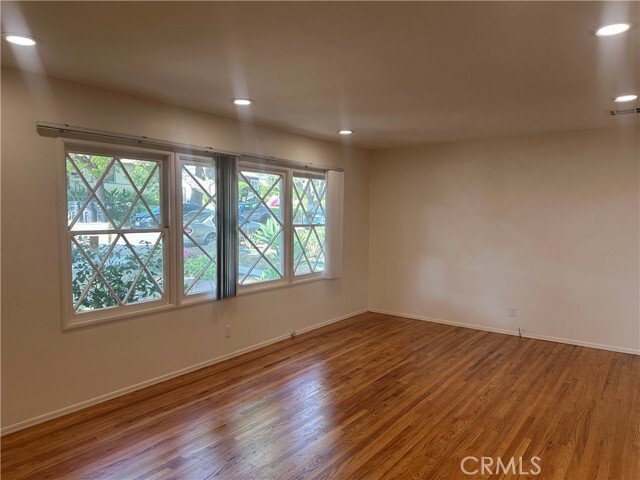 Foto del edificio - 1808 Oakwood Ave