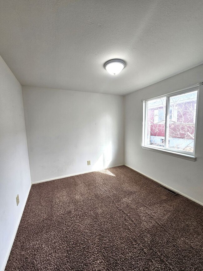 Foto del edificio - 1828 S McKinley St