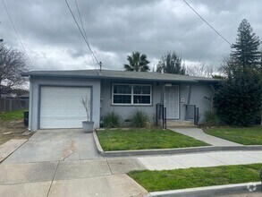 Building Photo - 4676 Augustine St