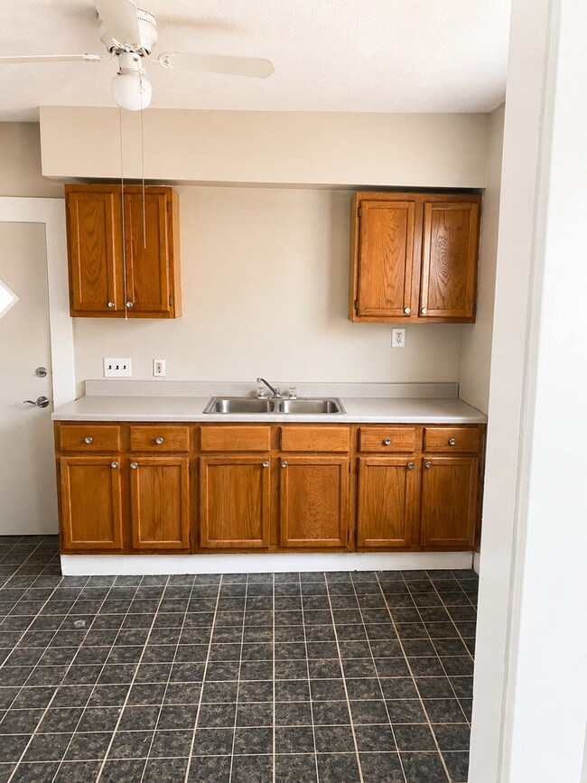 Foto del edificio - 4288 E 131st St