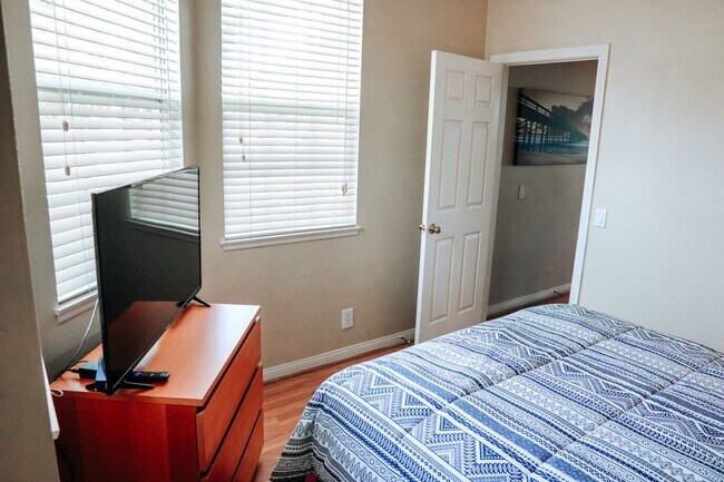 Foto del edificio - 326 Pasto Rico-