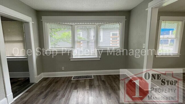Foto del edificio - 4 Bedroom 2 bathroom in Kansas City!