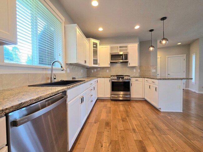 Foto del edificio - 3 Bedroom 3 Bathroom Home in Lake Stevens, WA