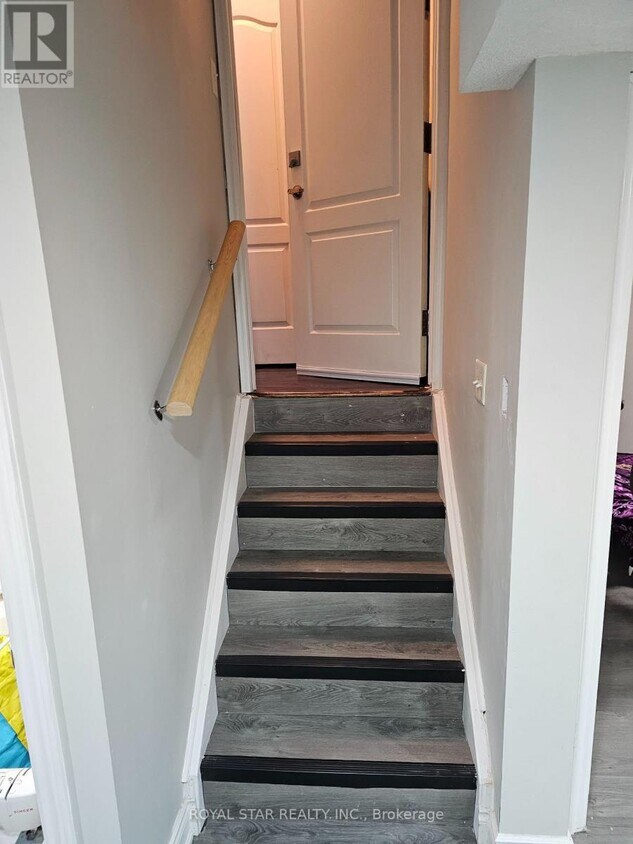 Primary Photo - 24 Bonavista Dr