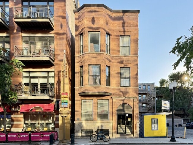 Building Photo - 3512 N Halsted St