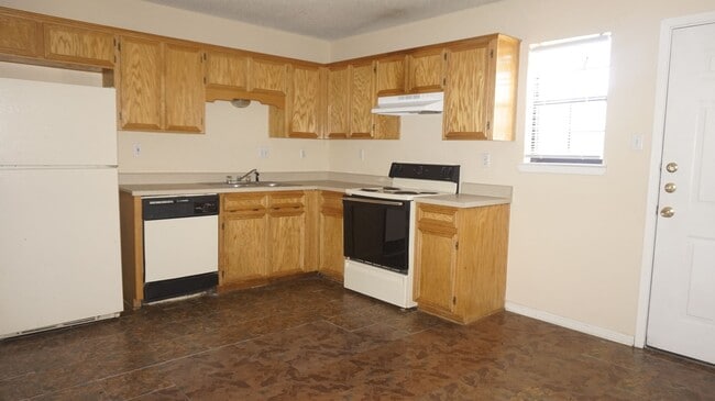 Foto del edificio - 904 Clairidge Ave