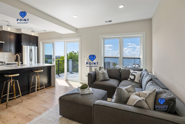 Building Photo - 275 Webster St