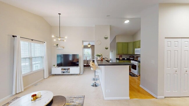Building Photo - 714 Woodewind Dr