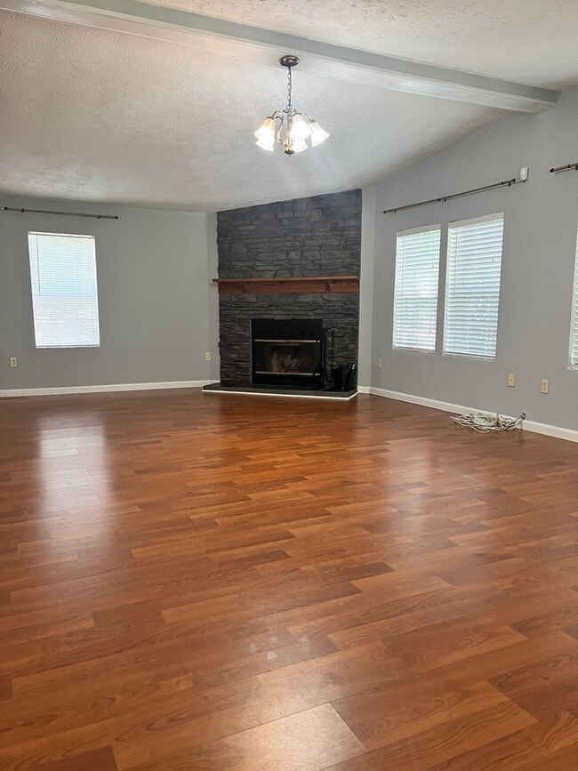 Foto del edificio - Spacious 3BR Home in Franklinton