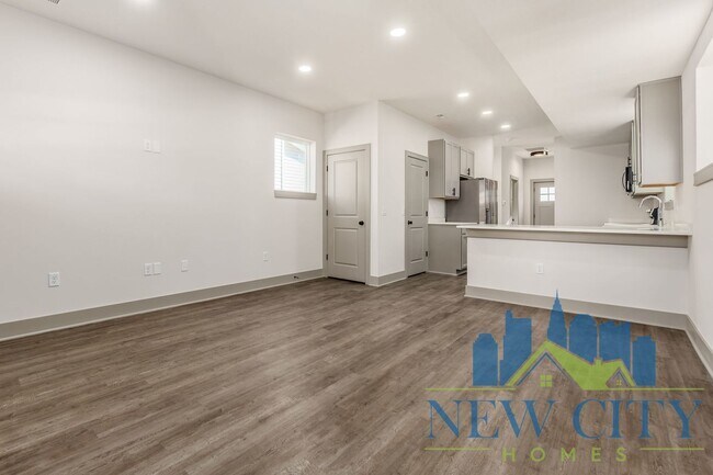 Building Photo - Newly Built Home