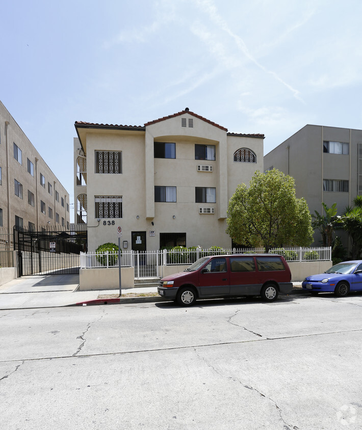 Foto del edificio - 838 S Gramercy Dr