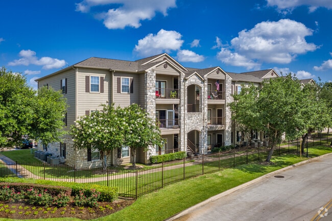 Building Photo - Copperwood Ranch
