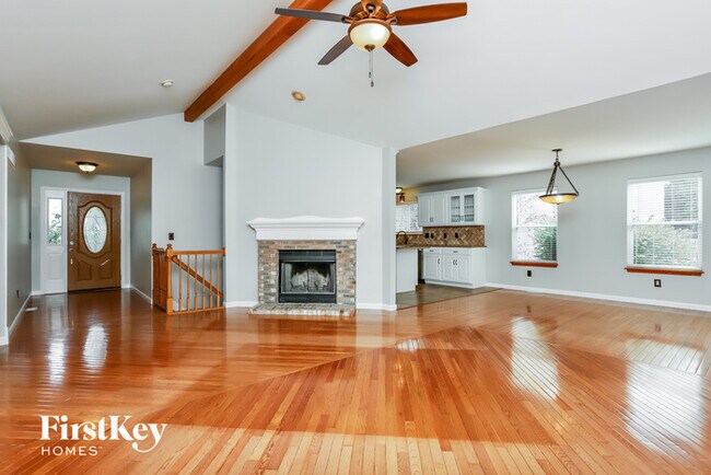 Building Photo - 3933 White Rose Ln