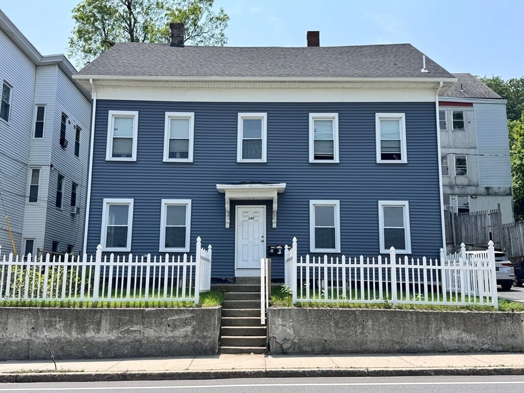 Foto principal - 286 Kimball St