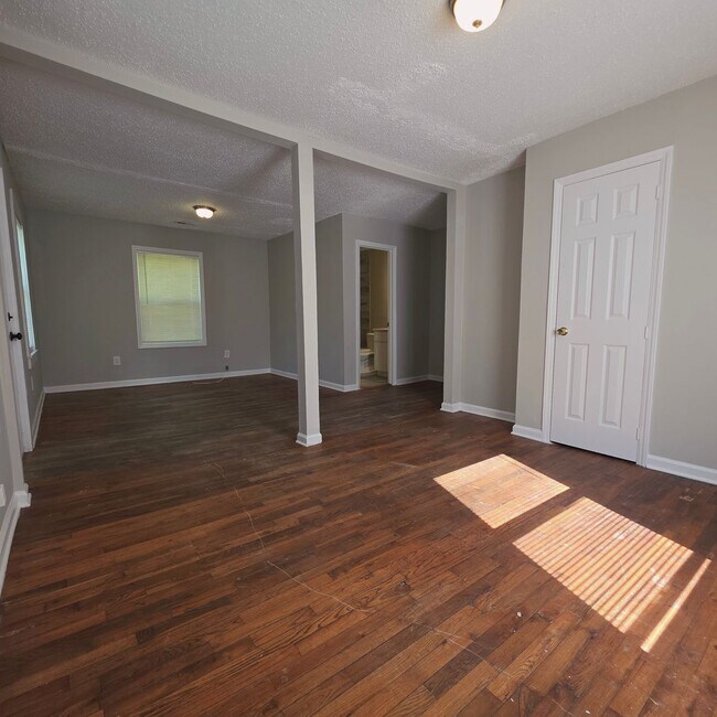 Foto del edificio - Cozy Home 4 Bed in Druid Hills