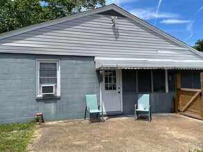 Building Photo - 783 W 48th St