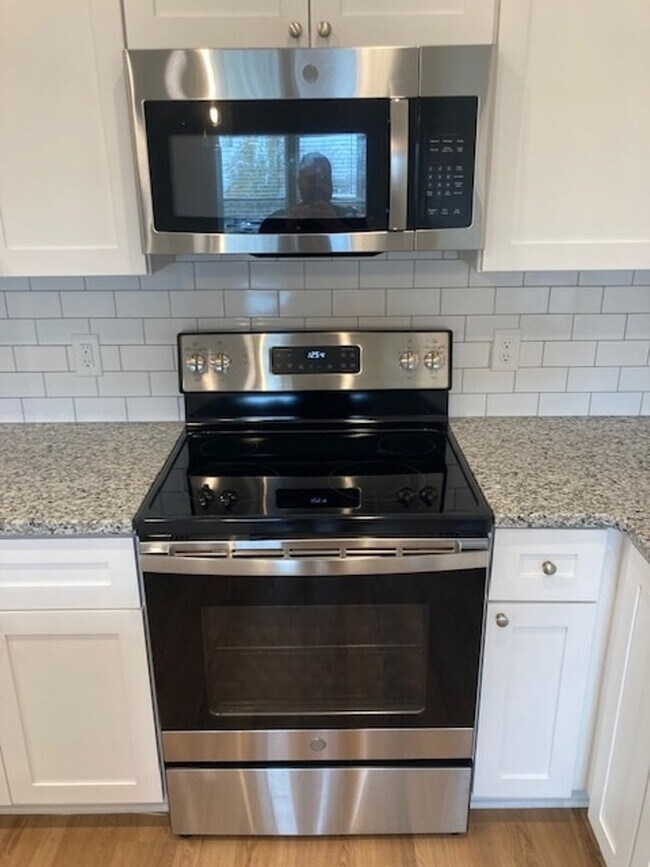 Foto del edificio - Walk to the River Front, Restaurants, Shop...