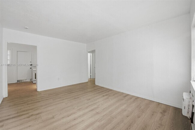 Foto del edificio - 3265 Franklin Ave