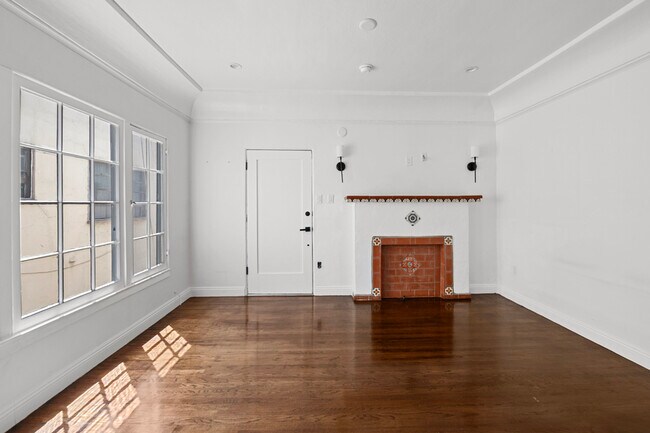 Foto del edificio - 647 N Spaulding Ave