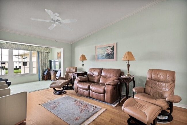 Foto del edificio - 830 Lake Orchid Cir