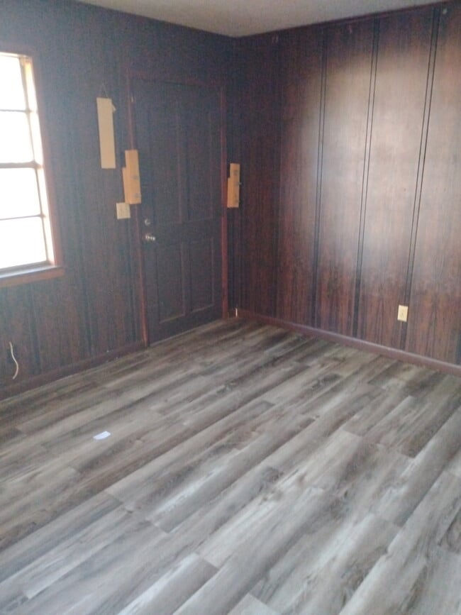 Building Photo - 524 E Kingston St