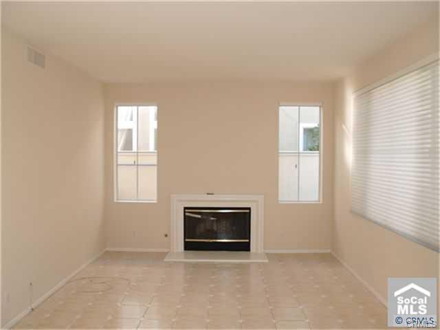 Building Photo - 31 Versailles