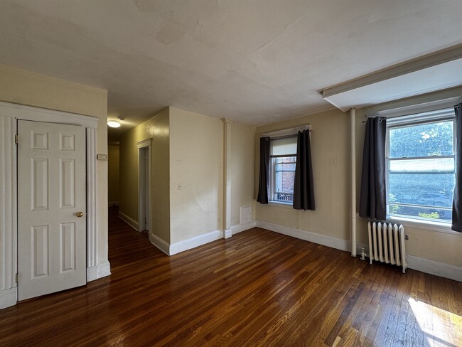 Building Photo - 6 Agassiz St
