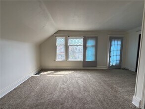Building Photo - 216 Newburgh Ave
