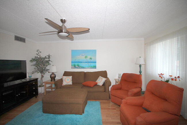 Foto del edificio - 3200 Springdale Blvd