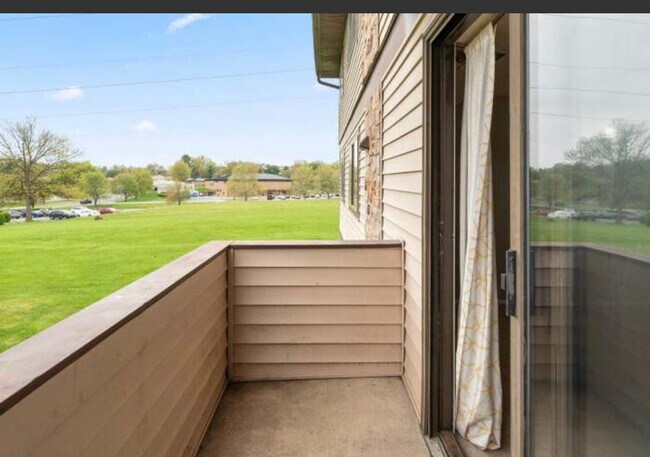 Building Photo - 999 Heather Ridge Dr