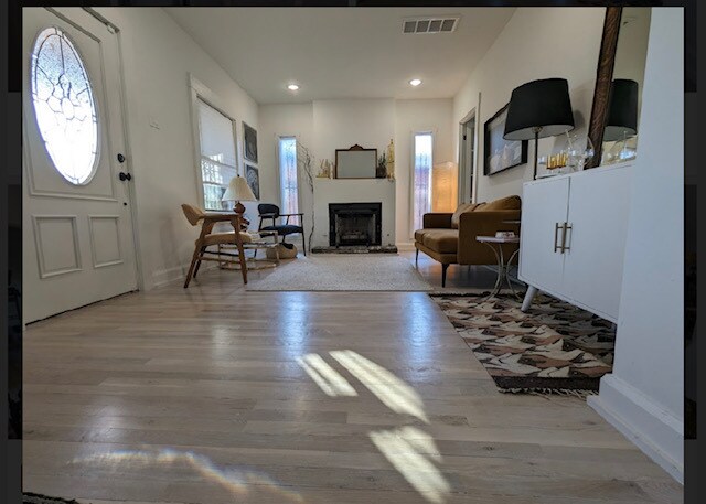 Foto del edificio - 2300 N Campbell St