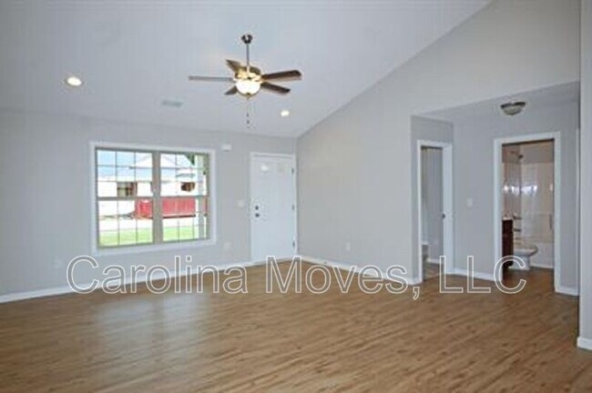 Building Photo - 105 Lockeland Park Dr