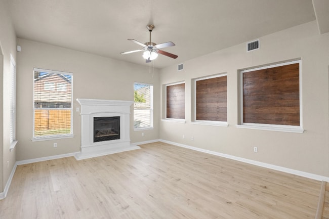 Foto del edificio - 13713 Glen Mark Dr