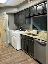 Building Photo - 4414 London Ct