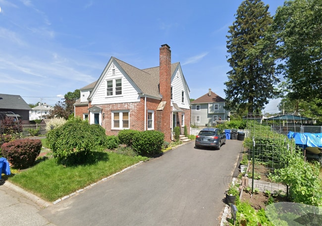 Building Photo - 19 Calvin Ave