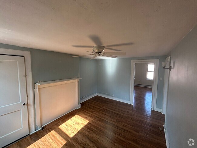 Building Photo - 86 S 15th St