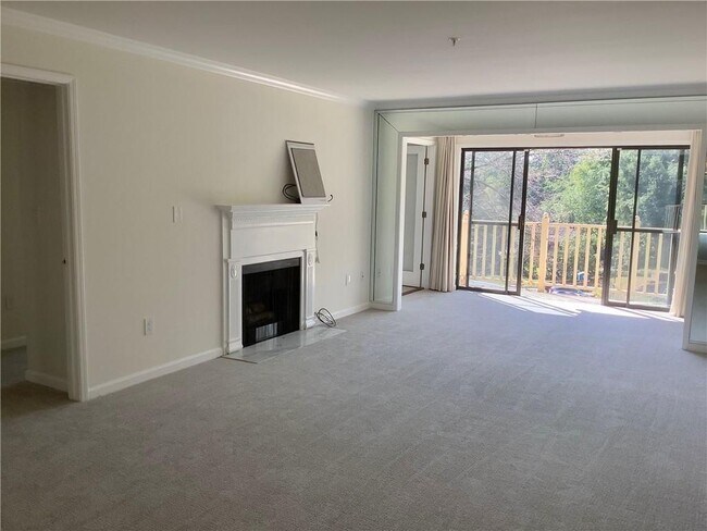 Building Photo - 28303 Plantation Dr NE