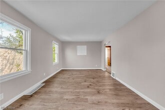 Building Photo - 5461 Clement Ave